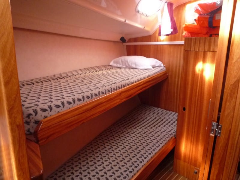 Cabine de la croisière voile et yoga