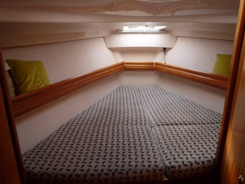 Chambre du bateau de la croisière yoga