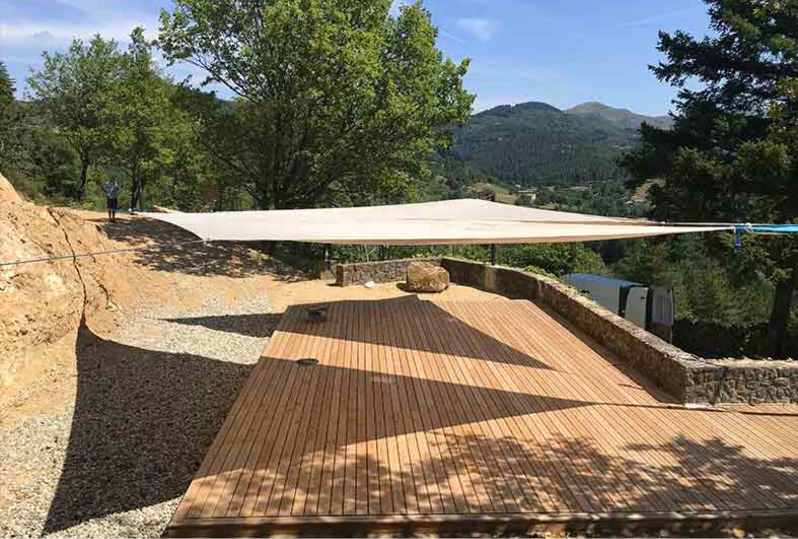 extérieur de la salle de pratique pour la retraite pilates yoga