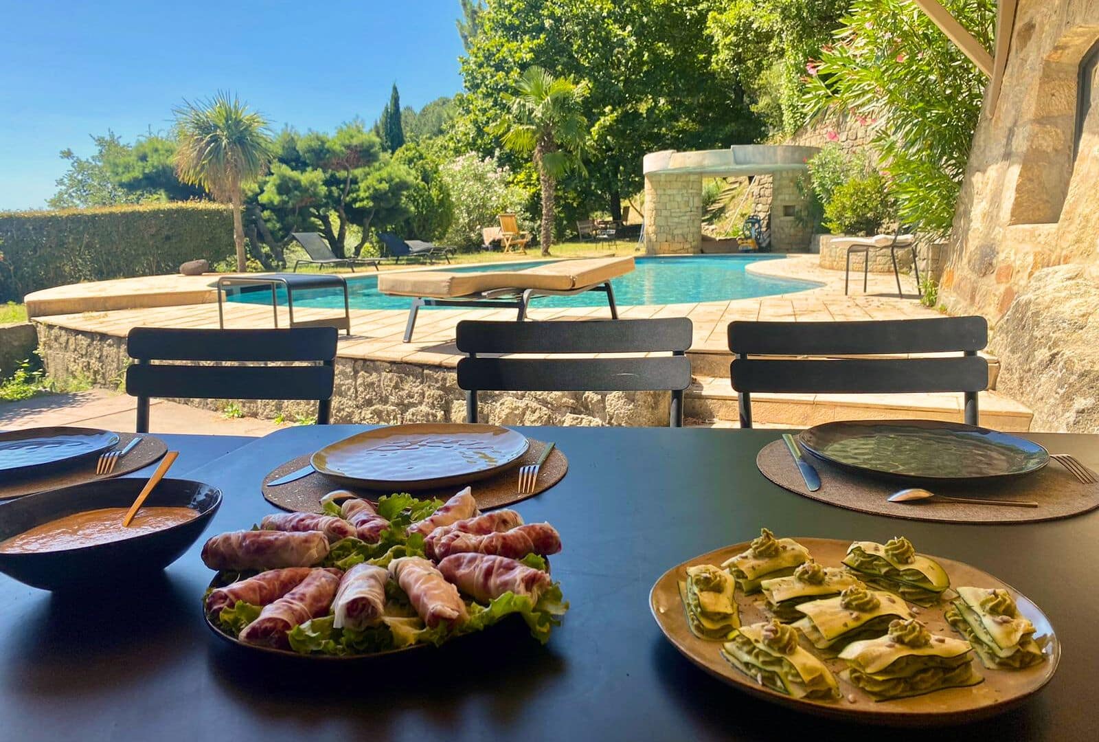 Repas en extérieur lors de la retraite pilates