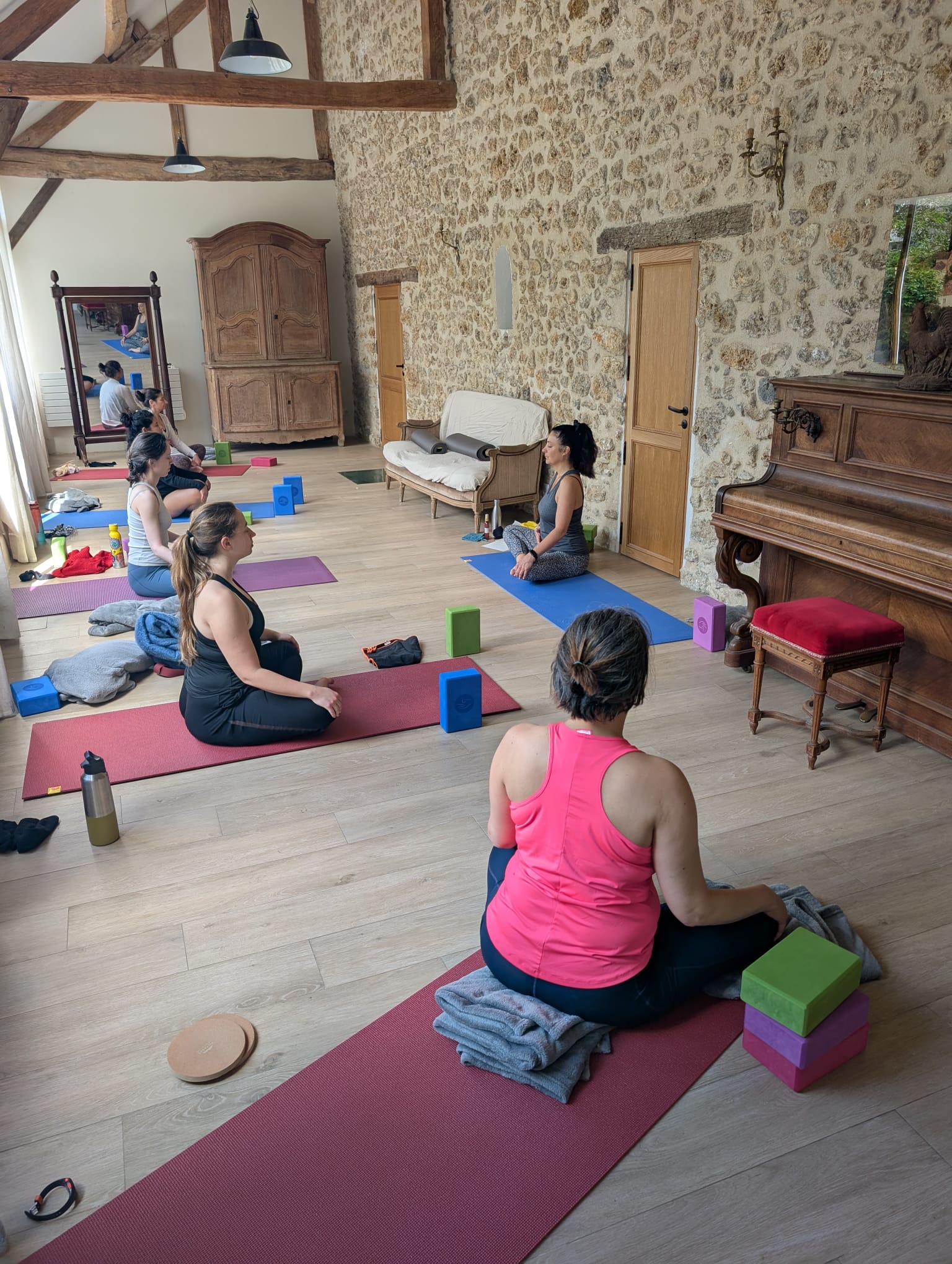 séance de méditation lors du stage yoga paris
